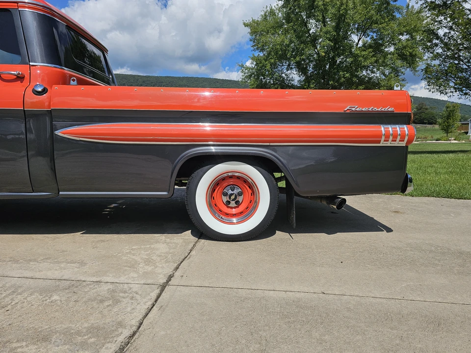1959 Chevrolet Task Force - Image 25 of 31
