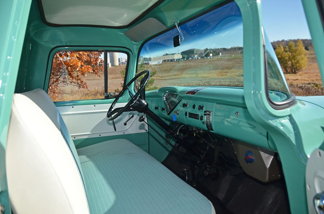 1959 Chevrolet Task Force - Image 29 of 31