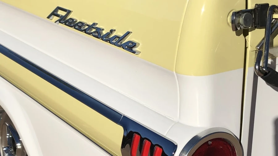 1959 Chevrolet Task Force - Image 9 of 12