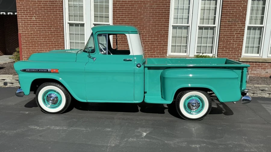 1959 Chevrolet Task Force - Image 2 of 9