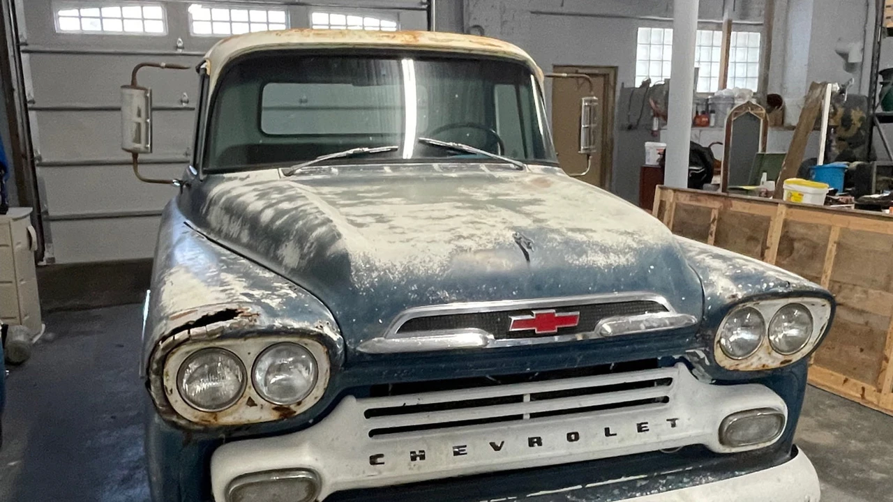 1959 Chevrolet Task Force - Image 8 of 9