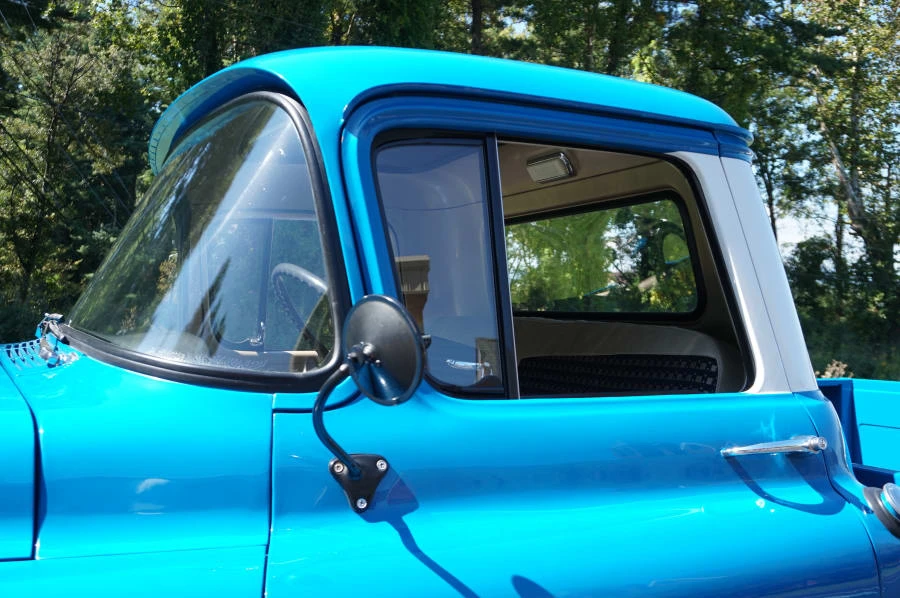 1959 Chevrolet Task Force - Image 21 of 31