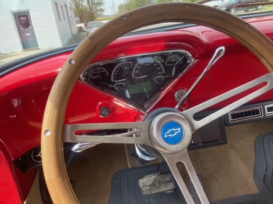 1959 Chevrolet Task Force - Image 13 of 18