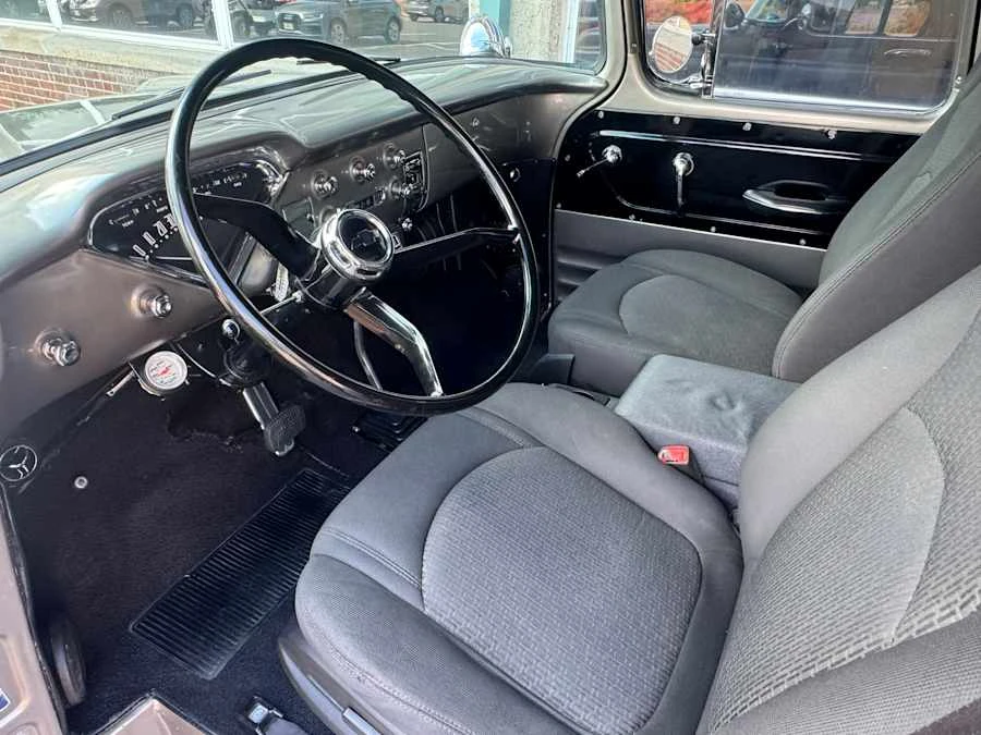 1959 Chevrolet Task Force - Image 6 of 12