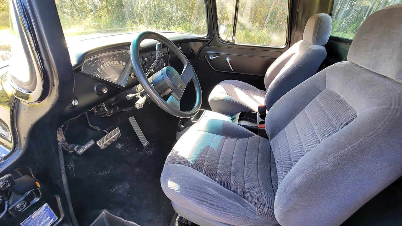 1959 Chevrolet Task Force - Image 5 of 31