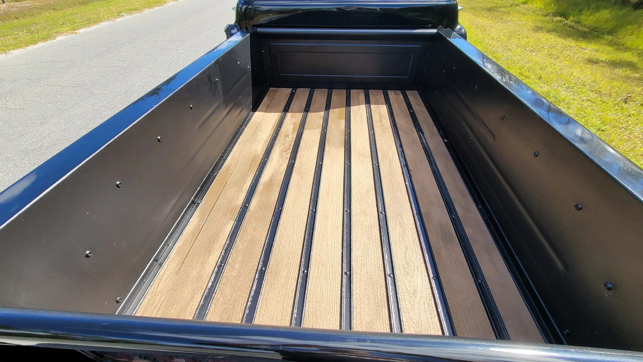 1959 Chevrolet Task Force - Image 21 of 31