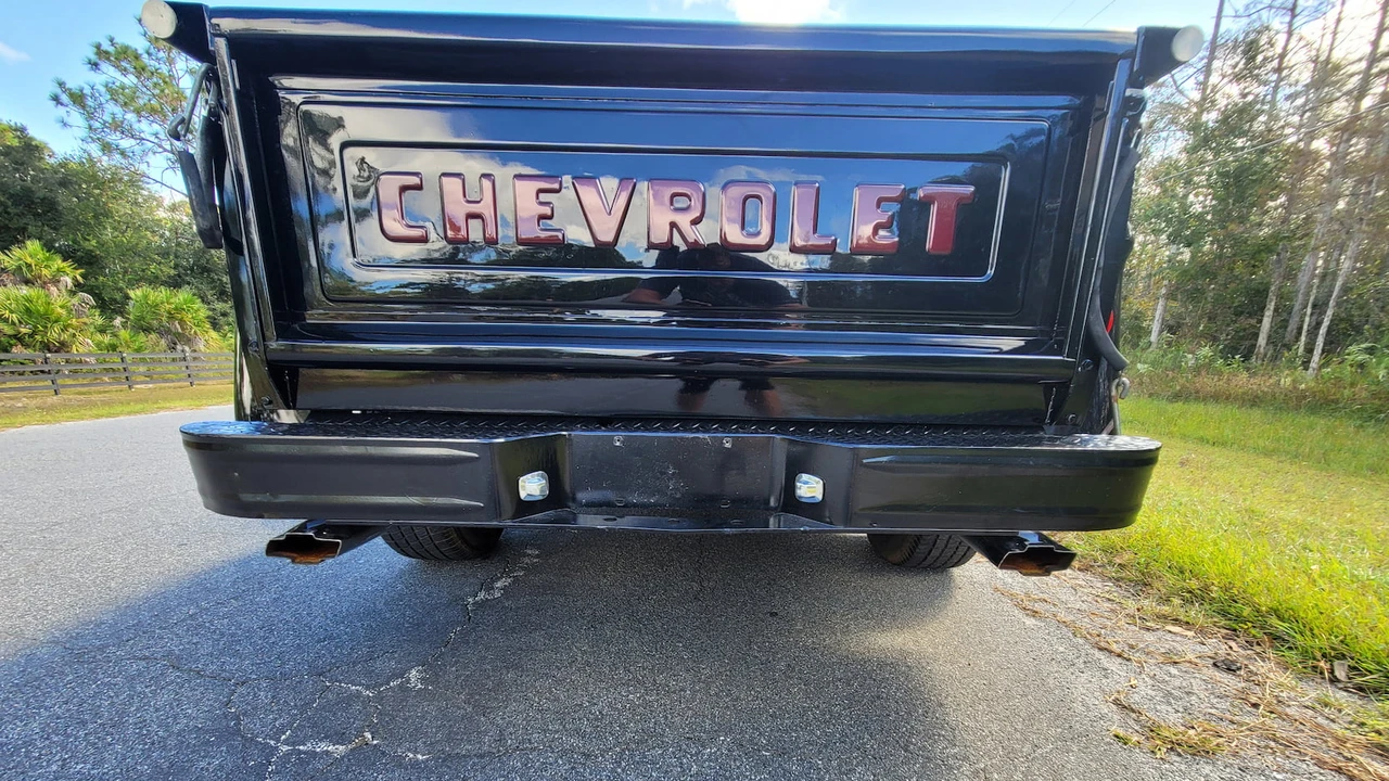 1959 Chevrolet Task Force - Image 29 of 31