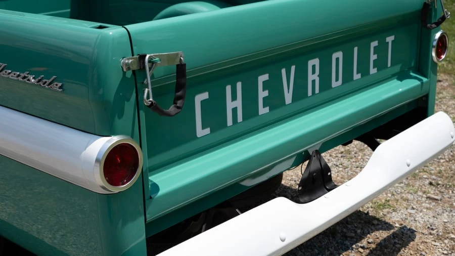 1959 Chevrolet Task Force - Image 10 of 31