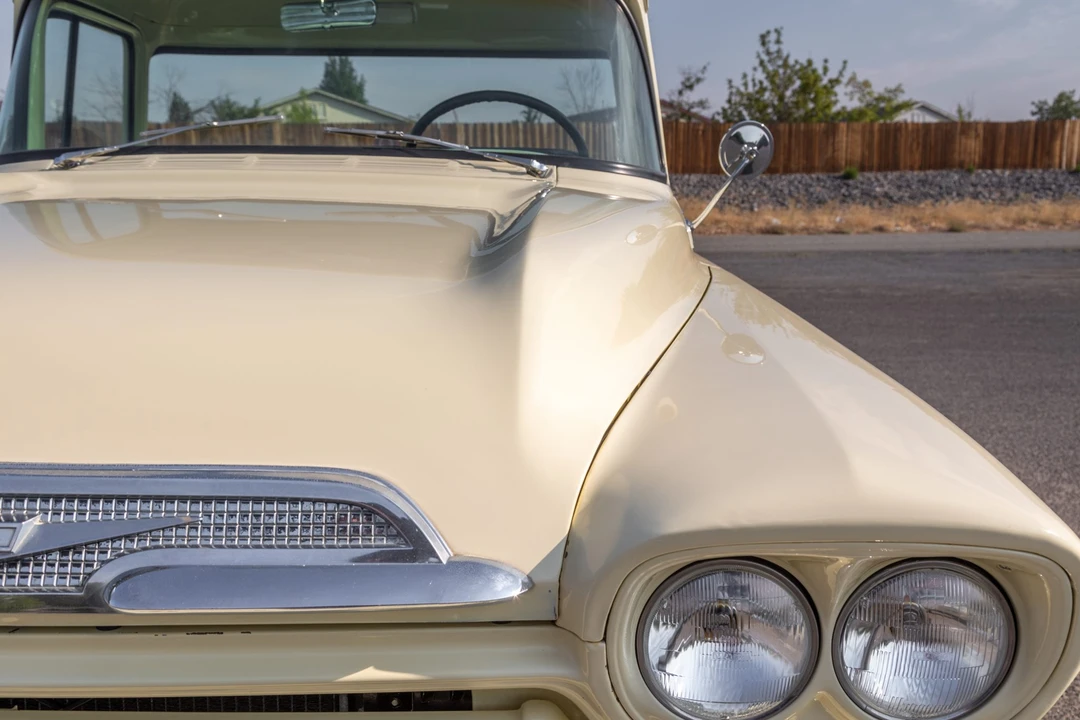 1959 Chevrolet Task Force - Image 27 of 31
