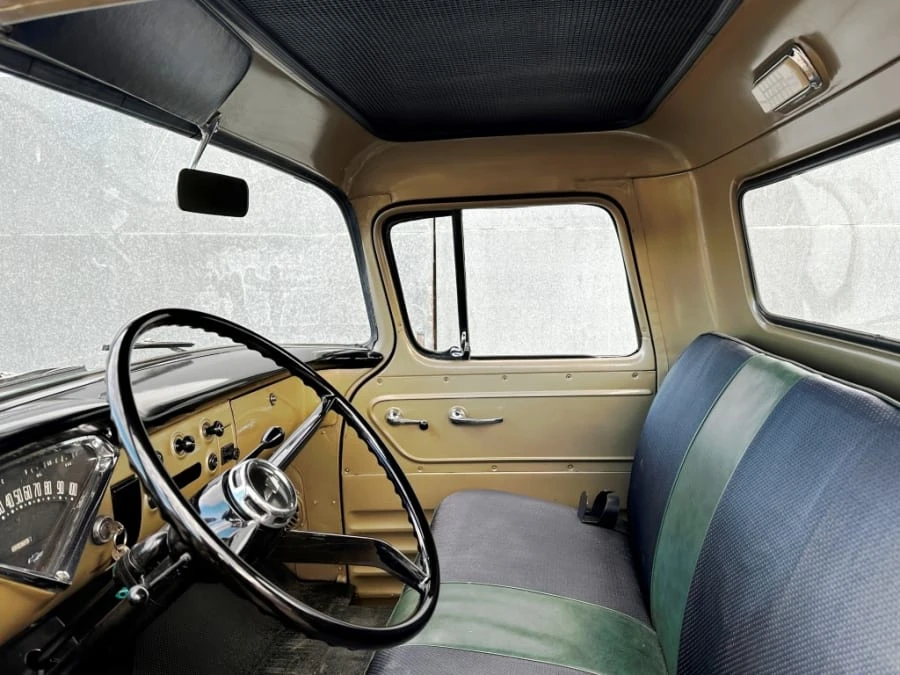1959 Chevrolet Task Force - Image 16 of 19