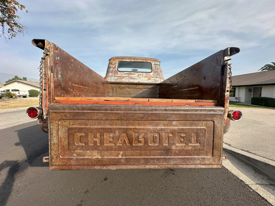 1959 Chevrolet Task Force - Image 28 of 31