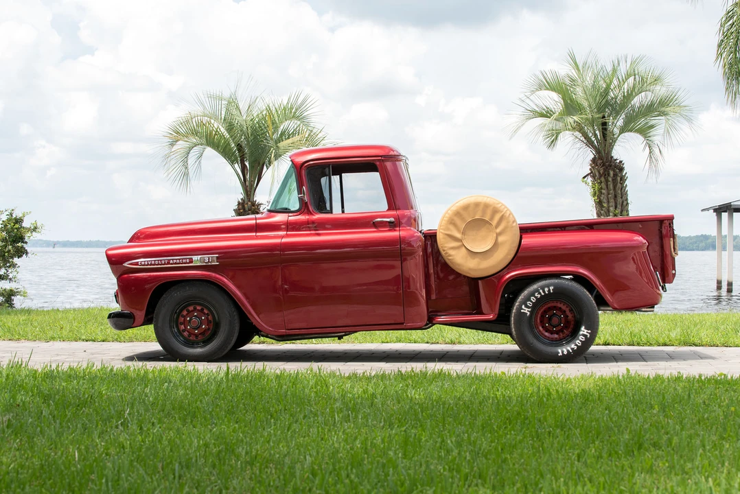 1959 Chevrolet Task Force - Image 8 of 31