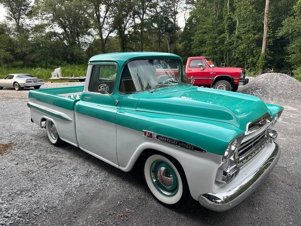 1959 Chevrolet Task Force - Image 15 of 21