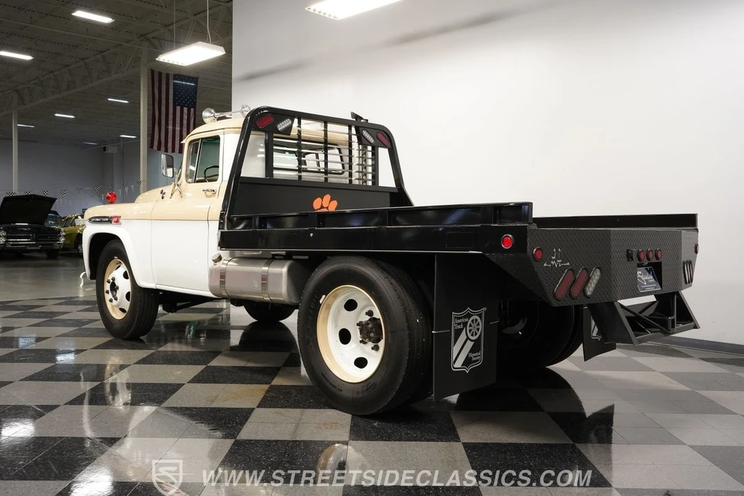 1959 Chevrolet Task Force - Image 10 of 12