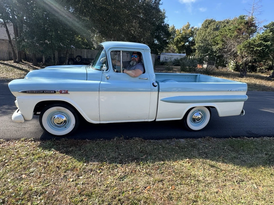 1959 Chevrolet Task Force - Image 6 of 9