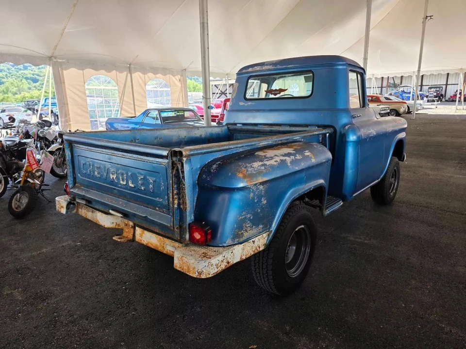 1959 Chevrolet Task Force - Image 21 of 31