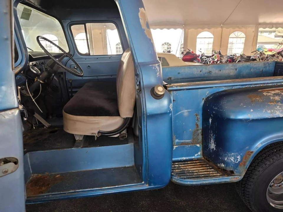 1959 Chevrolet Task Force - Image 29 of 31