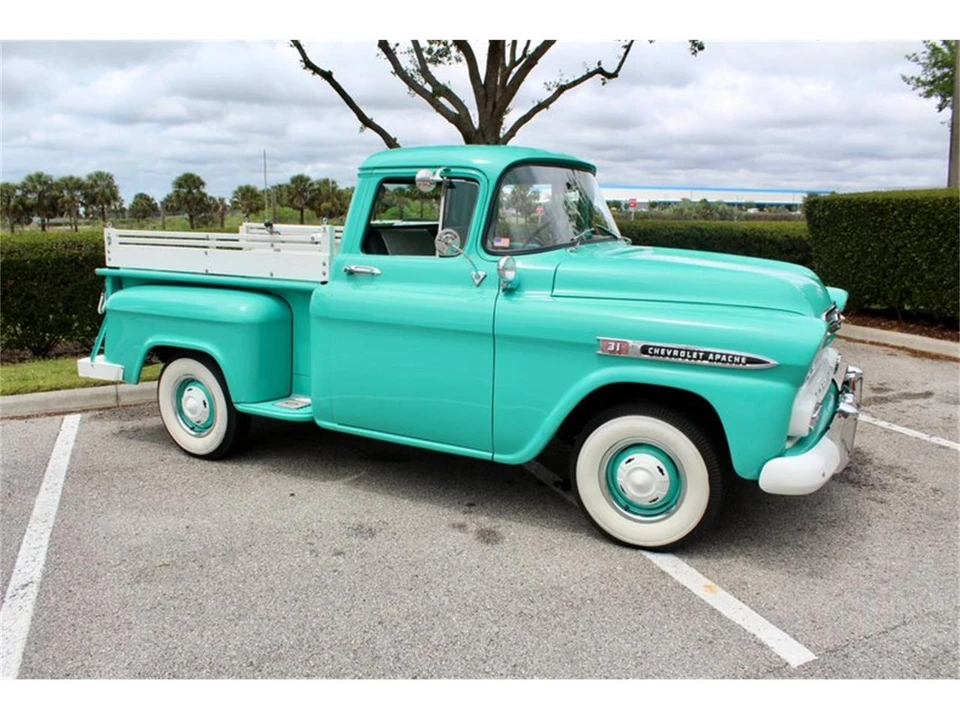 1959 Chevrolet Task Force - Image 19 of 31