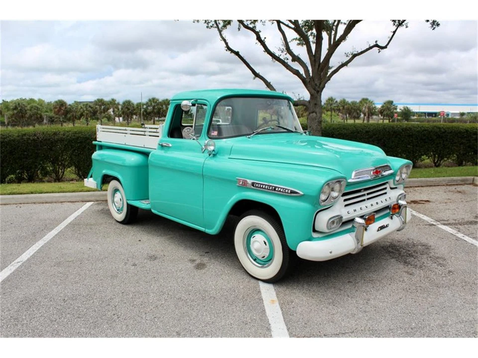 1959 Chevrolet Task Force - Image 20 of 31