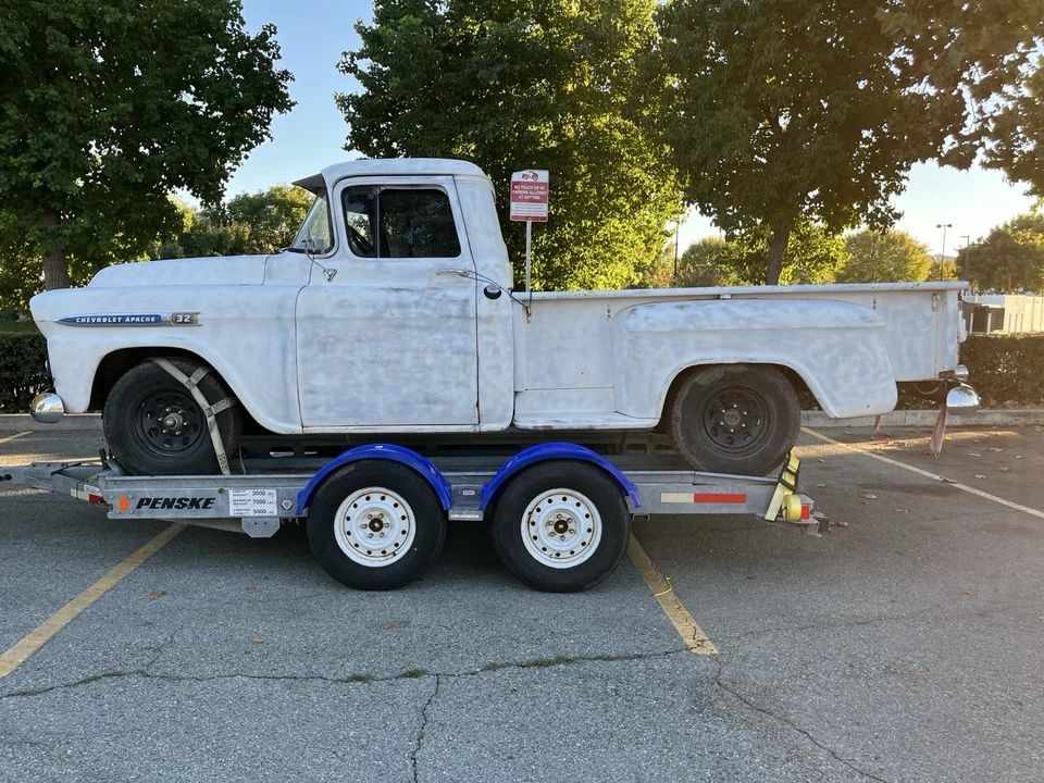 1959 Chevrolet Task Force - Image 9 of 21