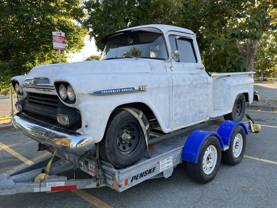 1959 Chevrolet Task Force - Image 10 of 21