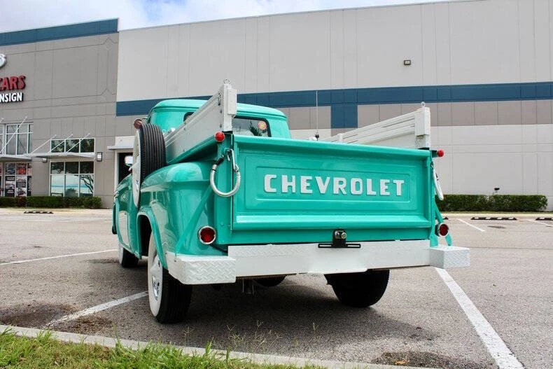 1959 Chevrolet Task Force - Image 11 of 31