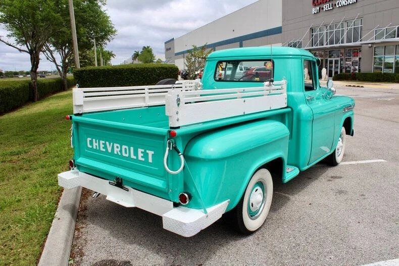 1959 Chevrolet Task Force - Image 15 of 31