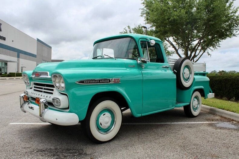 1959 Chevrolet Task Force - Image 7 of 31