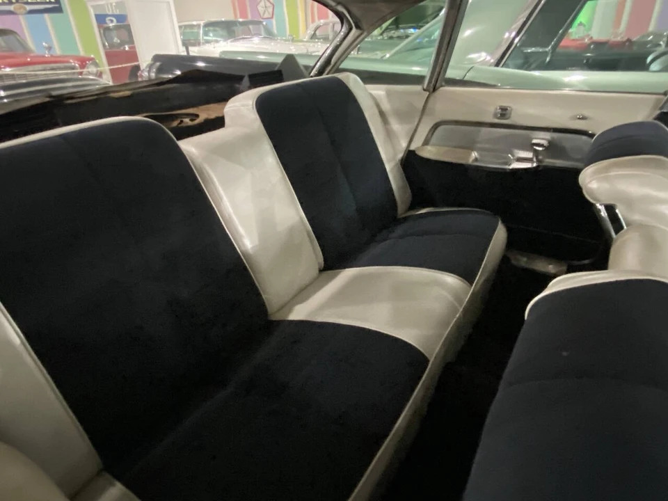 1959 Chrysler Imperial 2nd Gen - Image 18 of 19