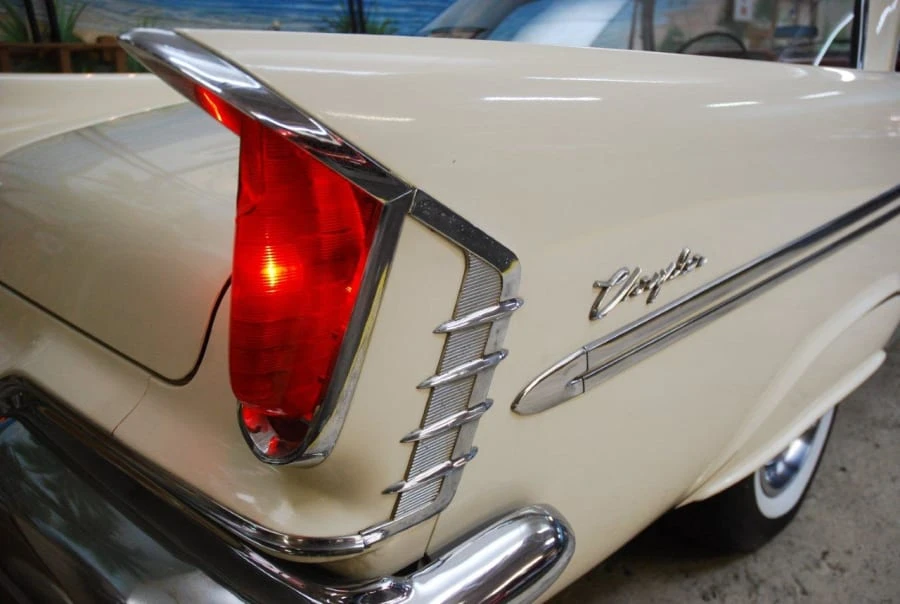 1959 Chrysler Windsor - Image 10 of 12