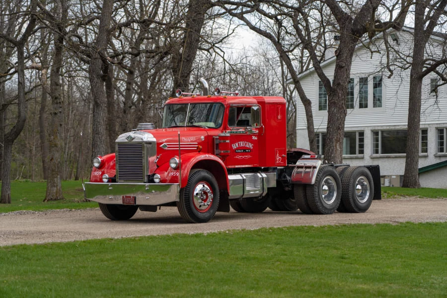 1959 Diamond T - Image 13 of 31