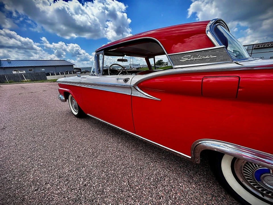 1959 Ford Galaxie 1st Gen - Image 18 of 31
