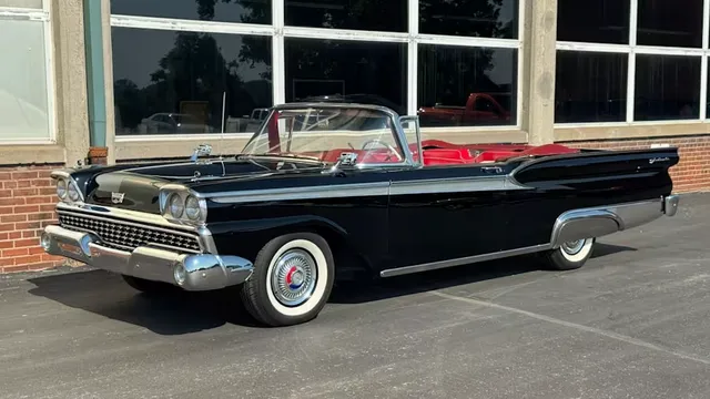 1959 Ford Fairlane 500 Galaxie Sunliner