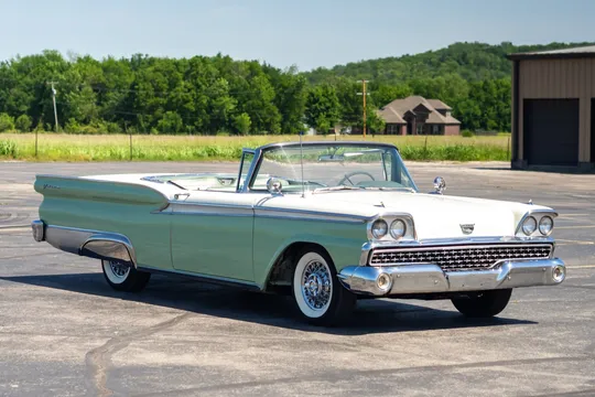 1959 Ford Fairlane 500 Skyliner