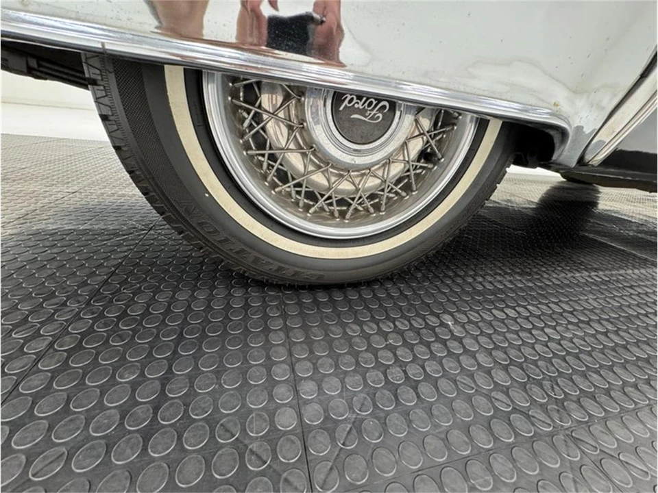 1959 Ford Galaxie 1st Gen - Image 23 of 31