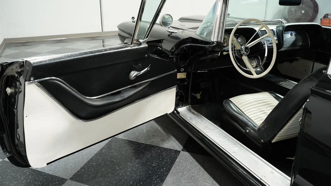 1959 Ford Thunderbird 2nd Gen - Image 29 of 31