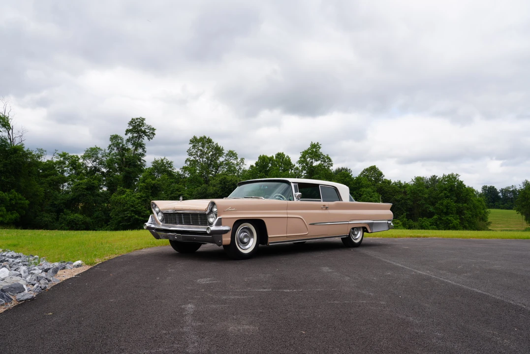 1959 Lincoln Capri - Image 2 of 31