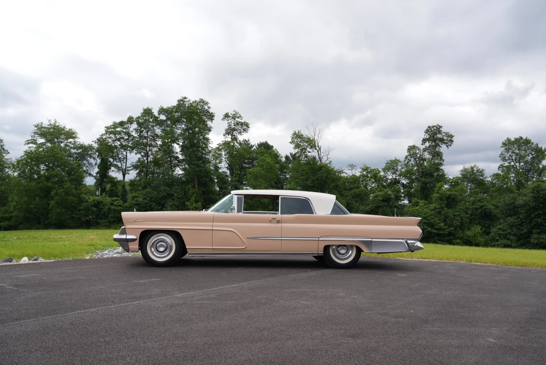 1959 Lincoln Capri - Image 10 of 31