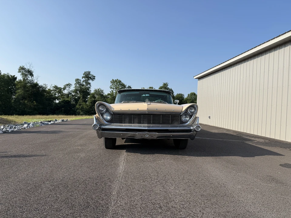 1959 Lincoln Capri - Image 3 of 31