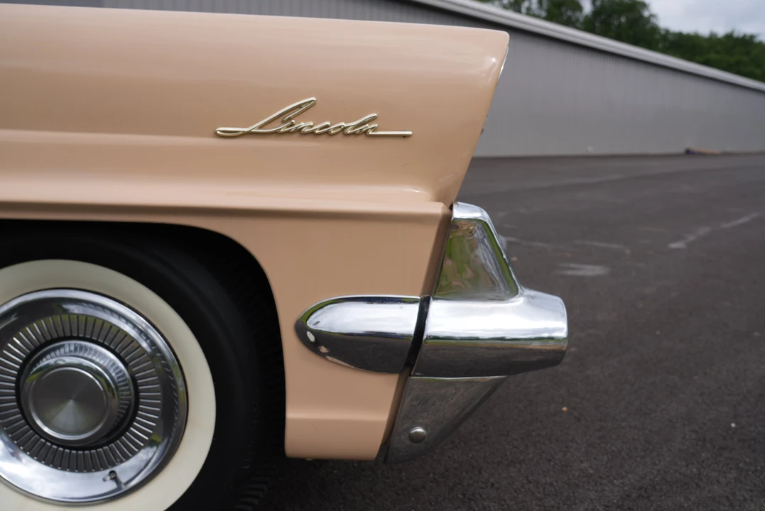 1959 Lincoln Capri - Image 14 of 31