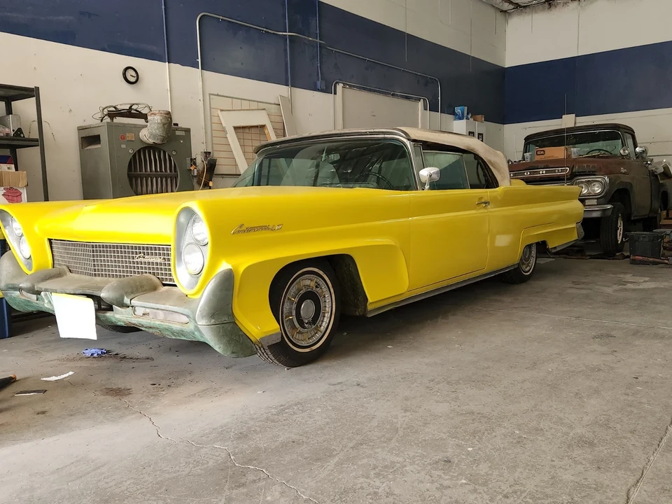 1959 Lincoln Continental 3rd Gen - Image 2 of 16