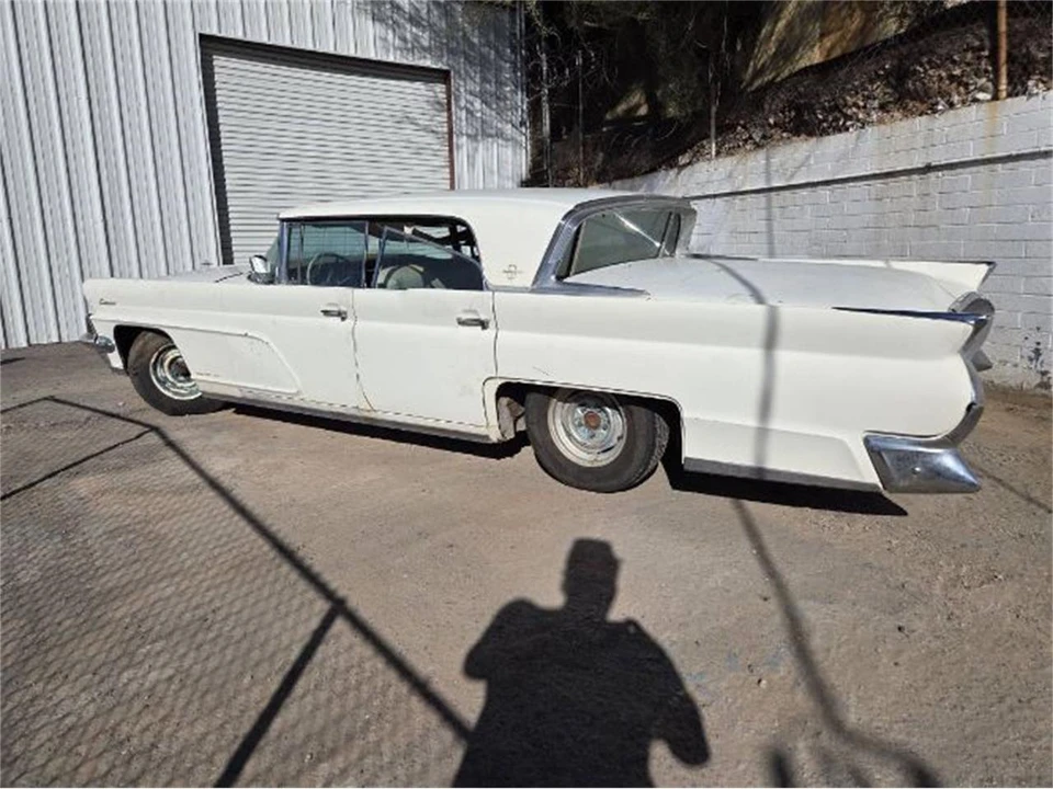 1959 Lincoln Continental 3rd Gen - Image 15 of 18
