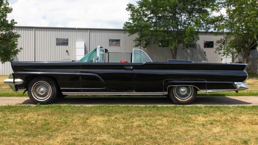 1959 Lincoln Continental 3rd Gen - Image 2 of 13