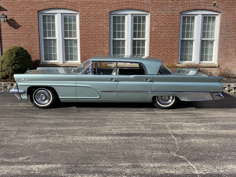 1959 Lincoln Premiere - Image 2 of 8