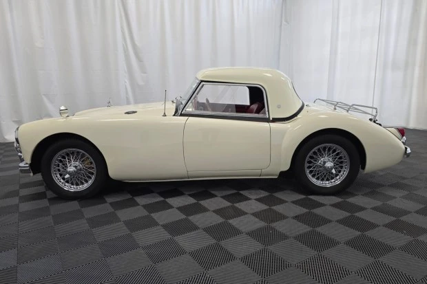 1959 MG MGA - Image 3 of 8