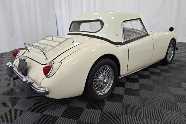 1959 MG MGA - Image 2 of 8