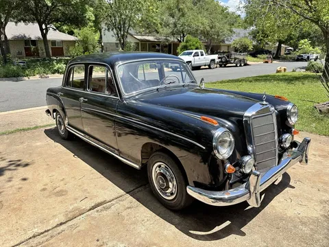 1959 Mercedes-Benz 220S Sedan