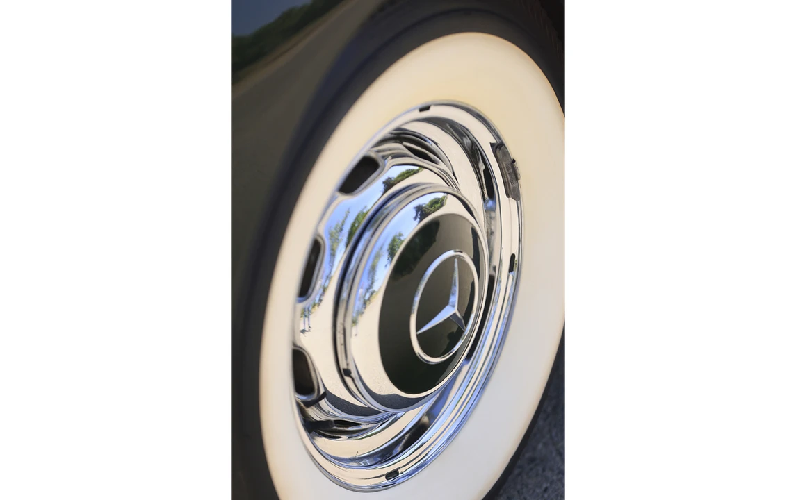 1959 Mercedes-Benz W186 & W189 Adenauer - Image 10 of 12