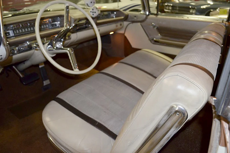 1959 Oldsmobile 98 - Image 4 of 5