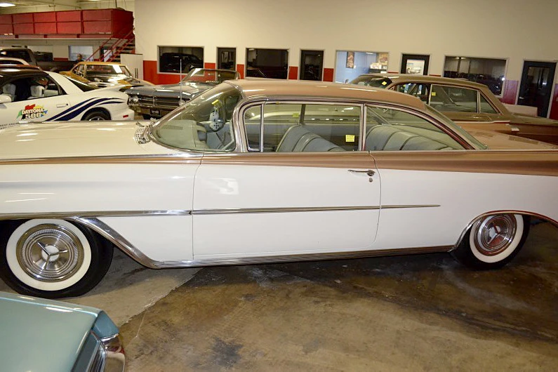 1959 Oldsmobile 98 - Image 5 of 5